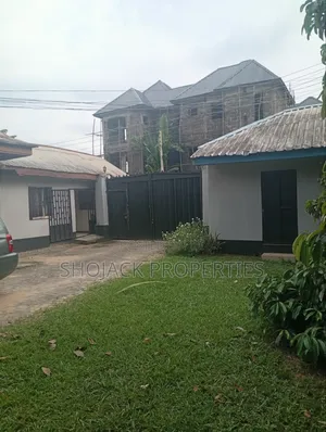 5bdrm Bungalow in C. J. Paradise Hotel, Choba for sale