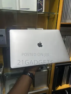 Laptop Apple MacBook Pro 2017 16GB Intel Core i7 SSD 512GB