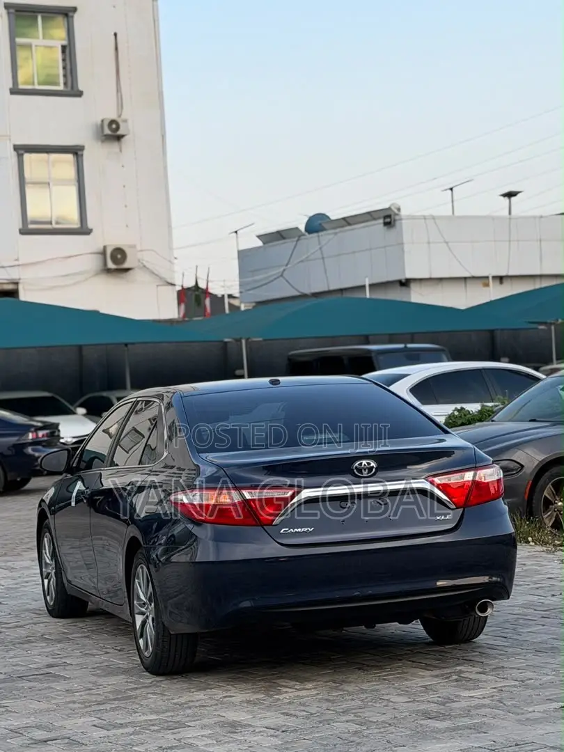 Toyota Camry 2016 Blue