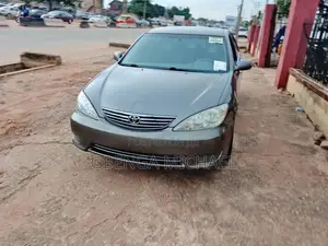 Toyota Camry LE 4dr Sedan (2.4L 4cyl 5A) 2006 Gray