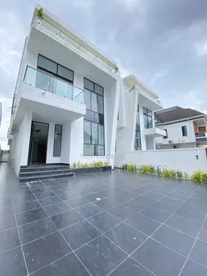 5bdrm Duplex in Sangotedo for sale