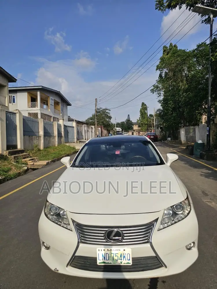 Lexus ES 2015 White