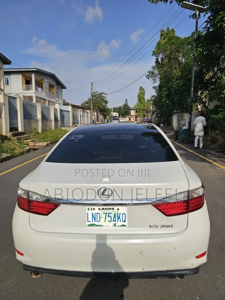 Lexus ES 2015 White