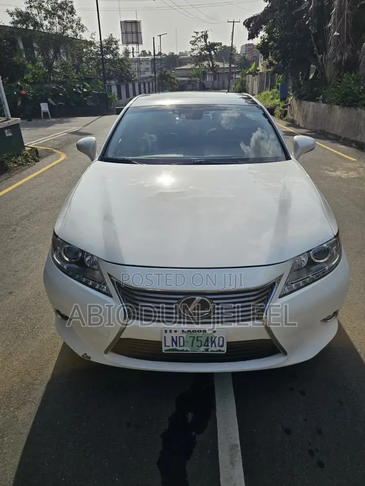 Lexus ES 2015 White