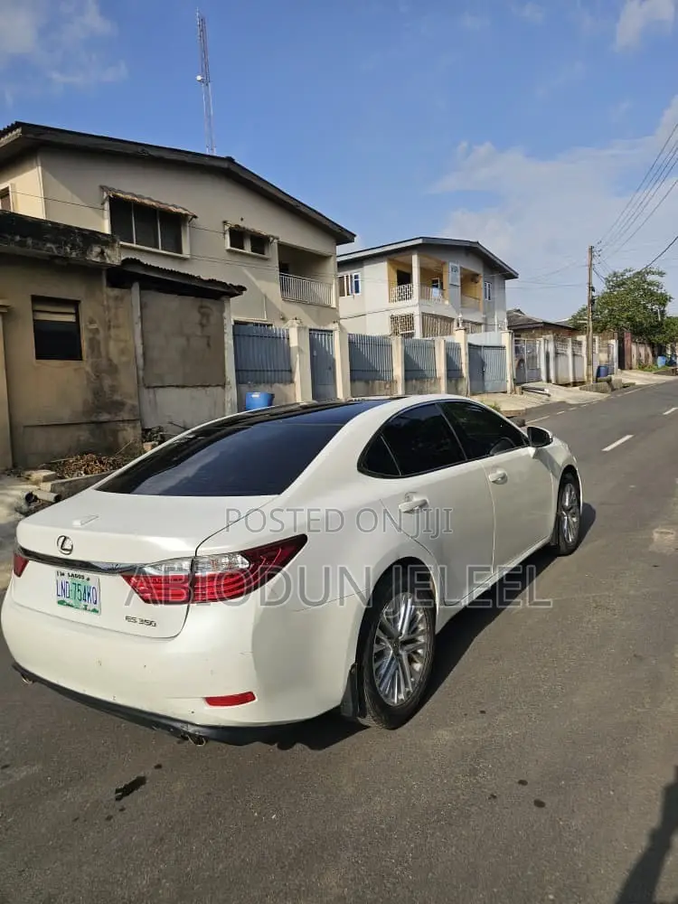 Lexus ES 2015 White