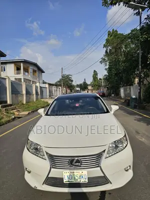 Lexus ES 2015 White