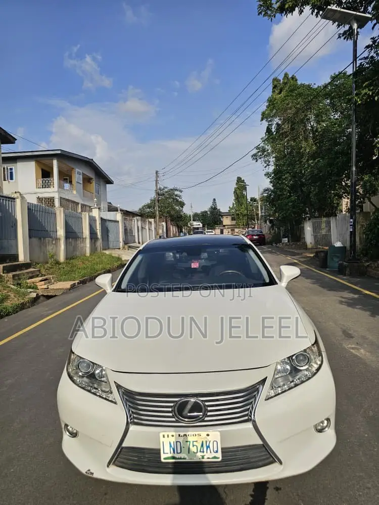 Lexus ES 2015 White
