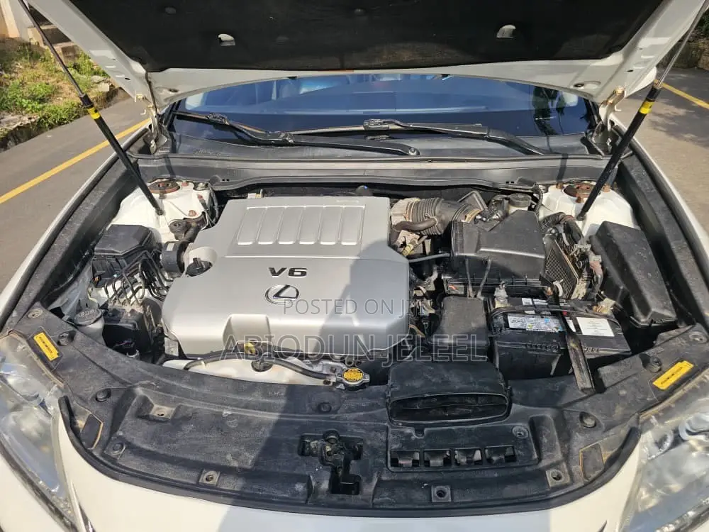 Lexus ES 2015 White