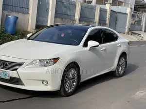 Lexus ES 2015 White
