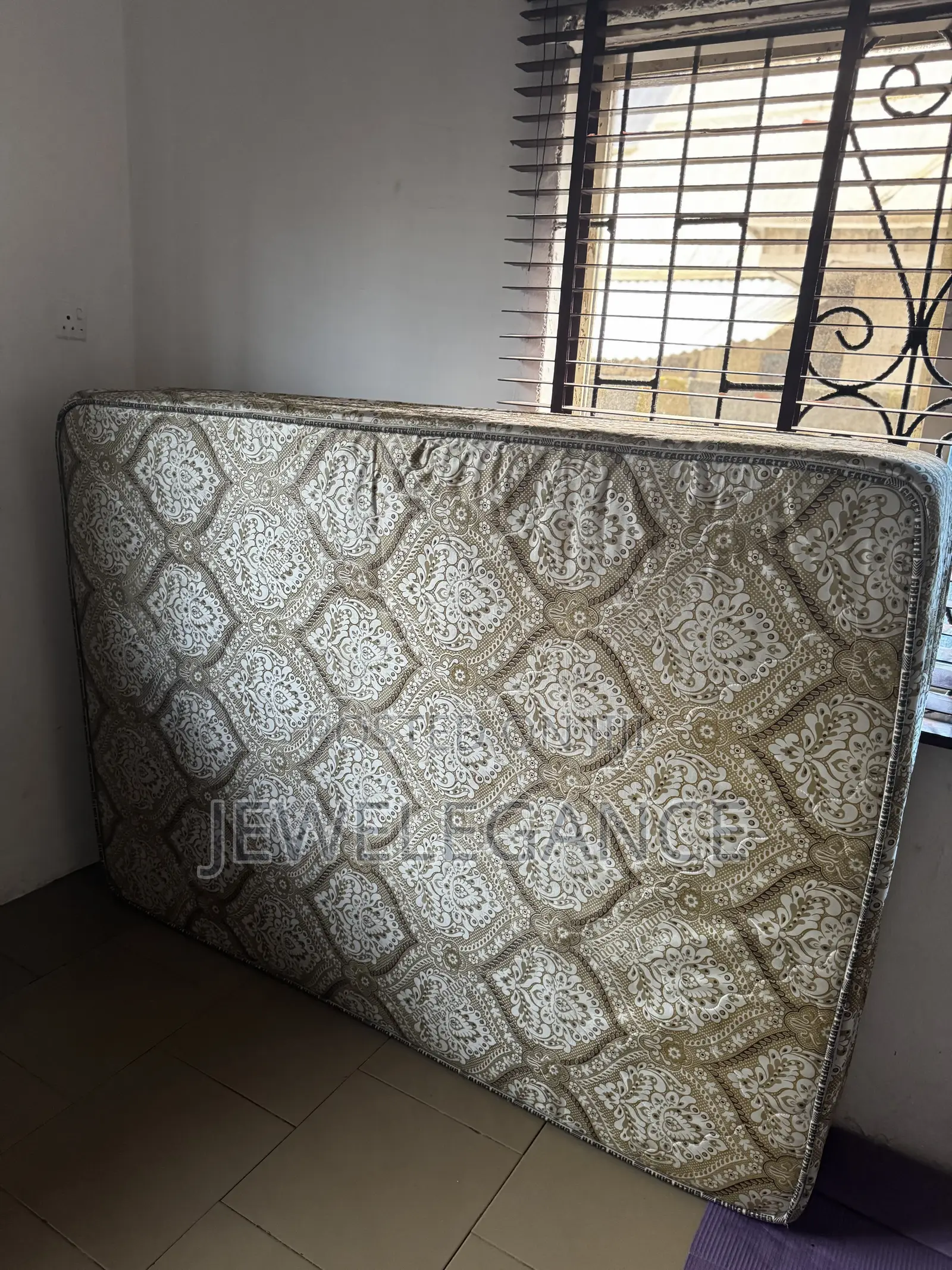 Comfortable 4.5ft X 6ft High-Density Foam Mattress
