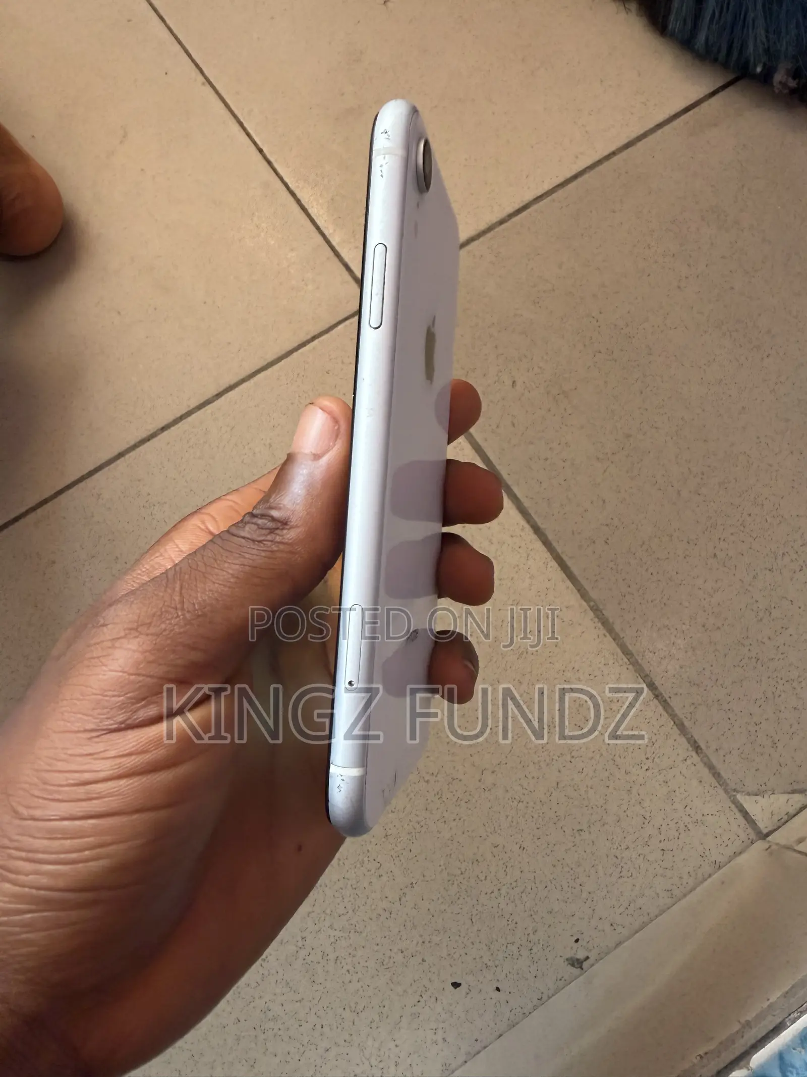 Apple iPhone XR 64 GB White