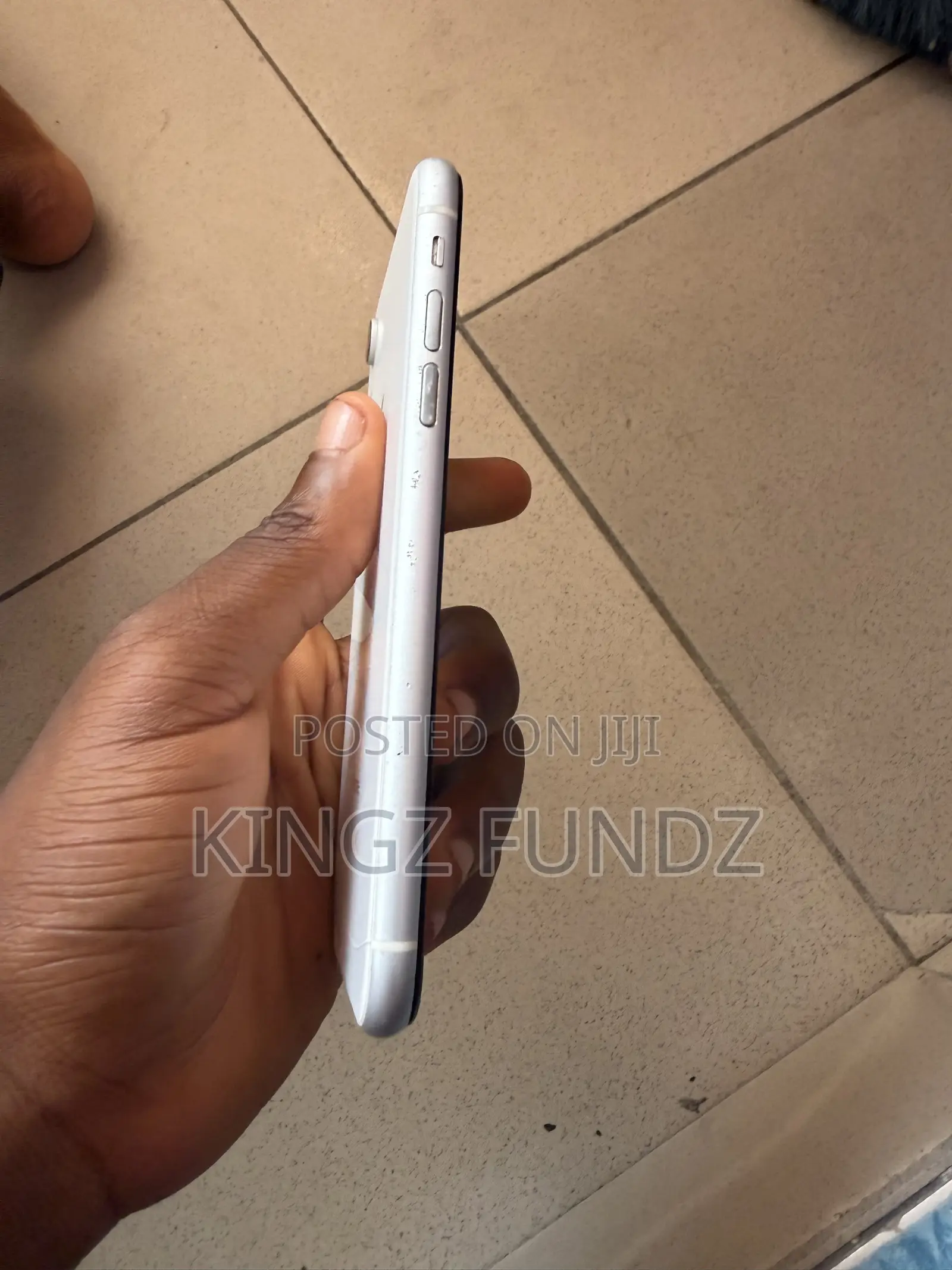 Apple iPhone XR 64 GB White