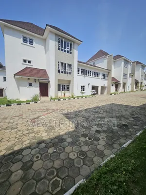5bdrm Duplex in Guzape District for sale