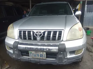 Toyota Land Cruiser Prado 2010 Silver
