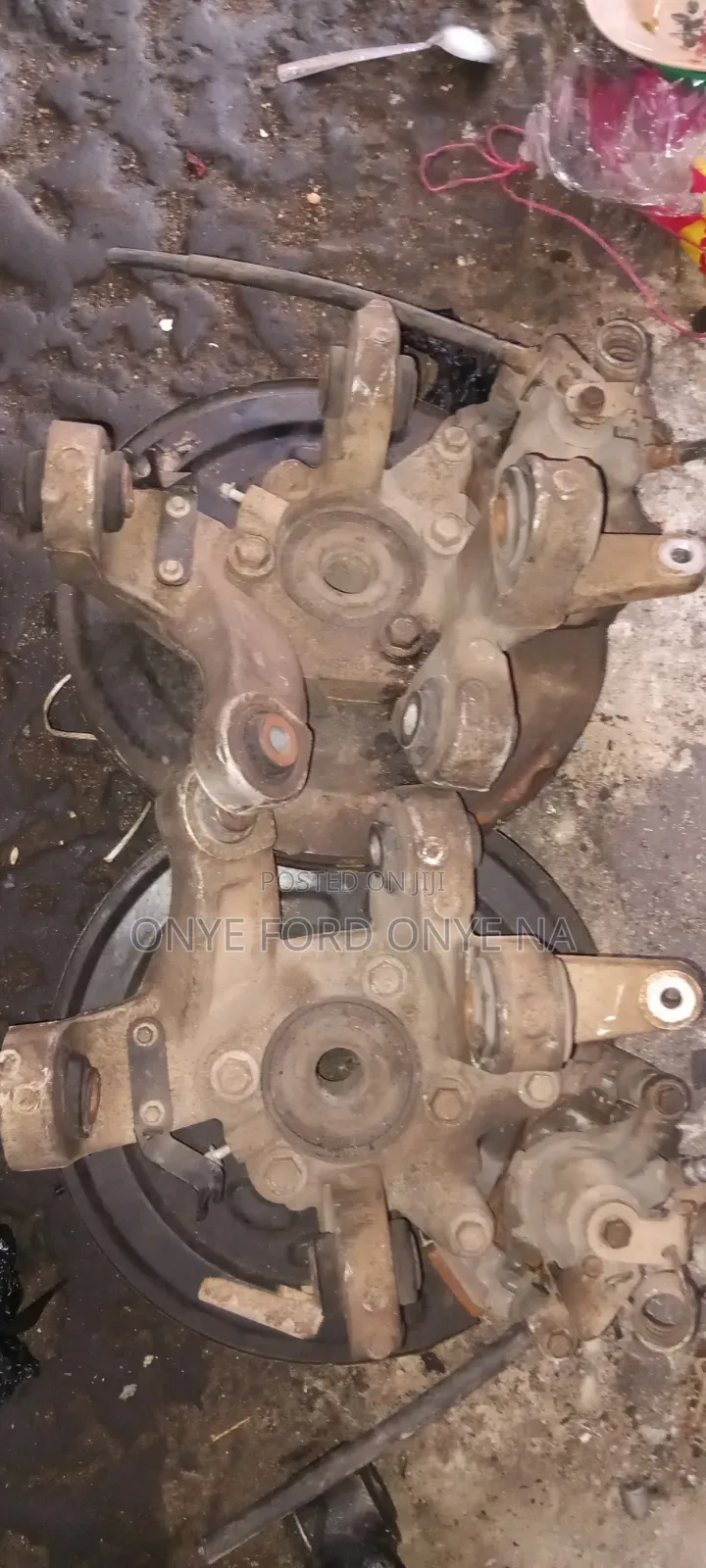 Ford Explorer Complete Back Hub 013
