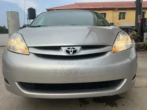Toyota Sienna LE FWD 2006 Gold