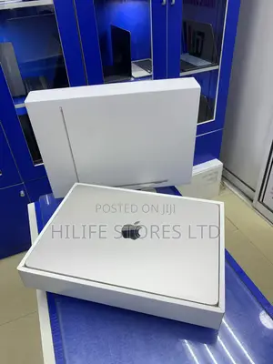 Laptop Apple MacBook Air 2022 M2 8GB Apple M2 SSD 256GB