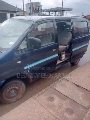 Mitsubishi L300 2005 Blue