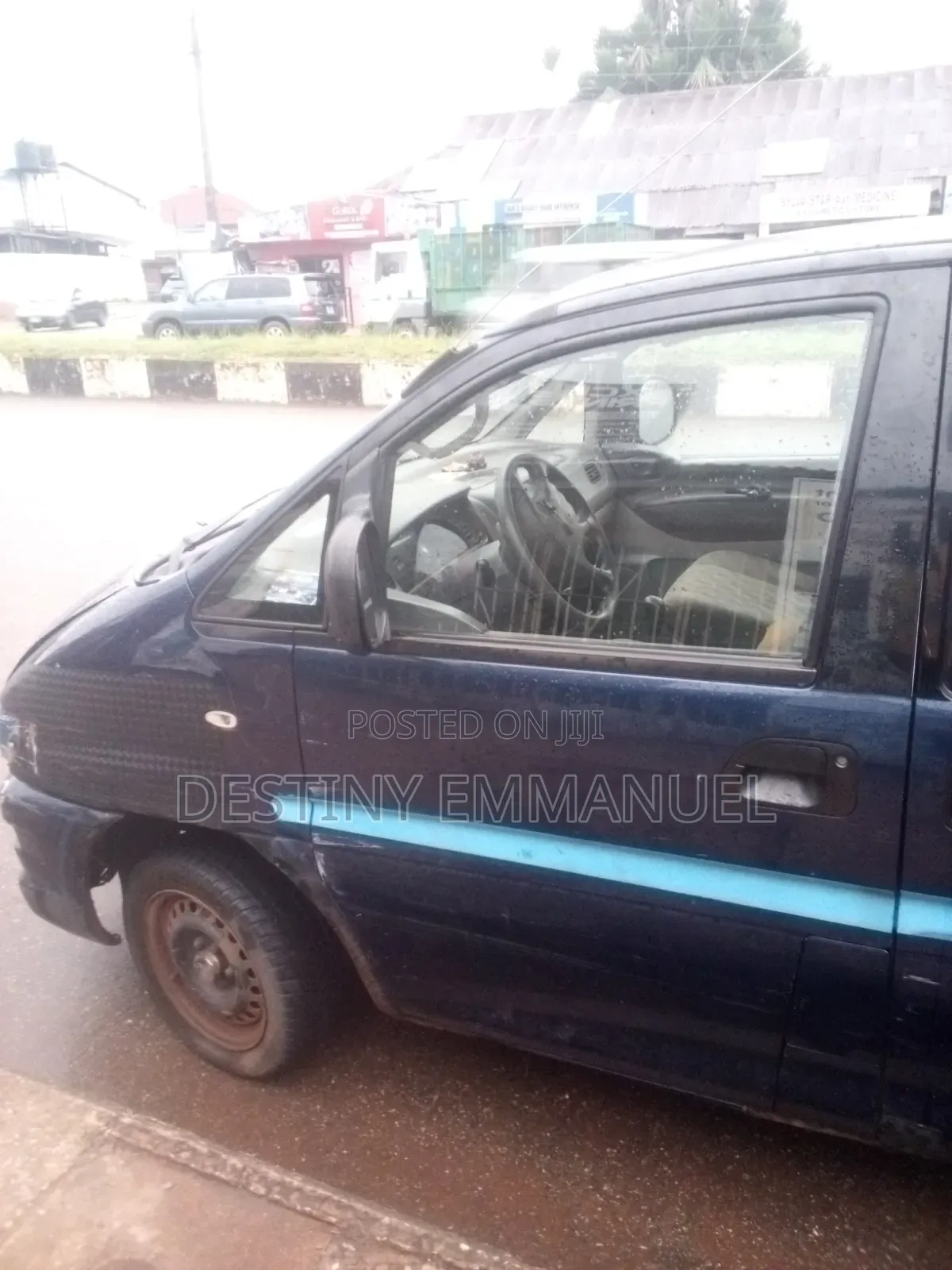 Mitsubishi L300 2005 Blue