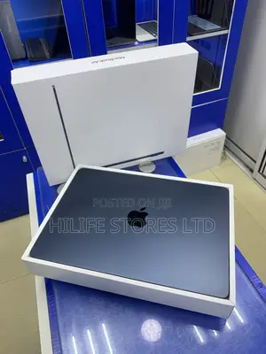 Laptop Apple MacBook Air 2022 M2 8GB Apple M2 SSD 256GB
