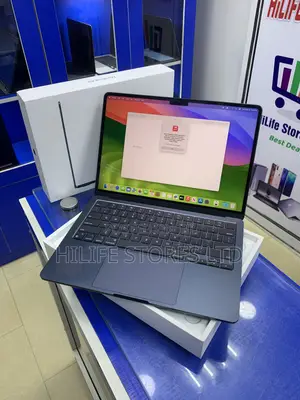 Laptop Apple MacBook Air 2022 M2 8GB Apple M2 SSD 256GB