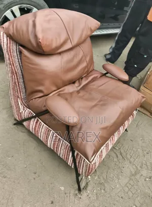 Luxury Relaxing Chair, Brown.