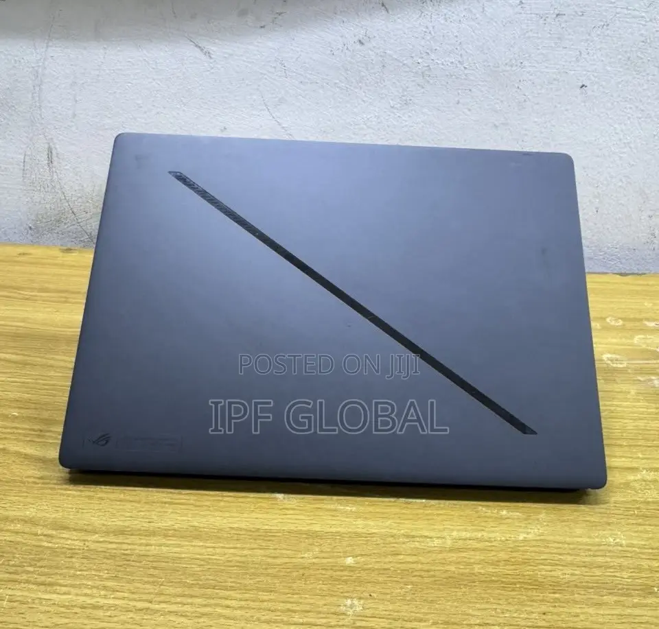 Laptop Asus ROG Zephyrus G16 16GB Intel Core Ultra 9 SSD 1T