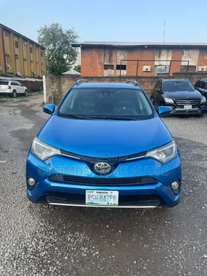 Toyota RAV4 XLE AWD (2.5L 4cyl 6A) 2017 Blue