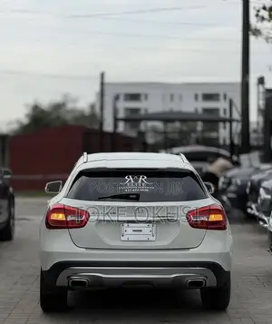 Mercedes-Benz GLA 250 2016 White
