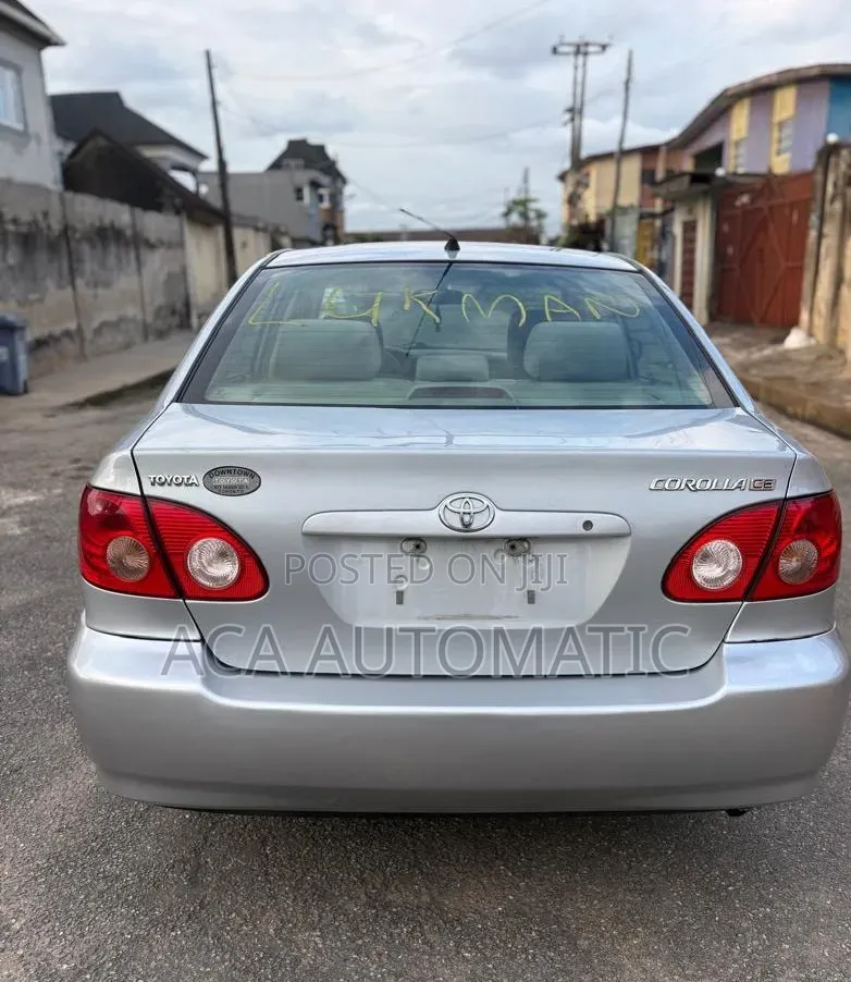 Toyota Corolla LE 2005 Silver