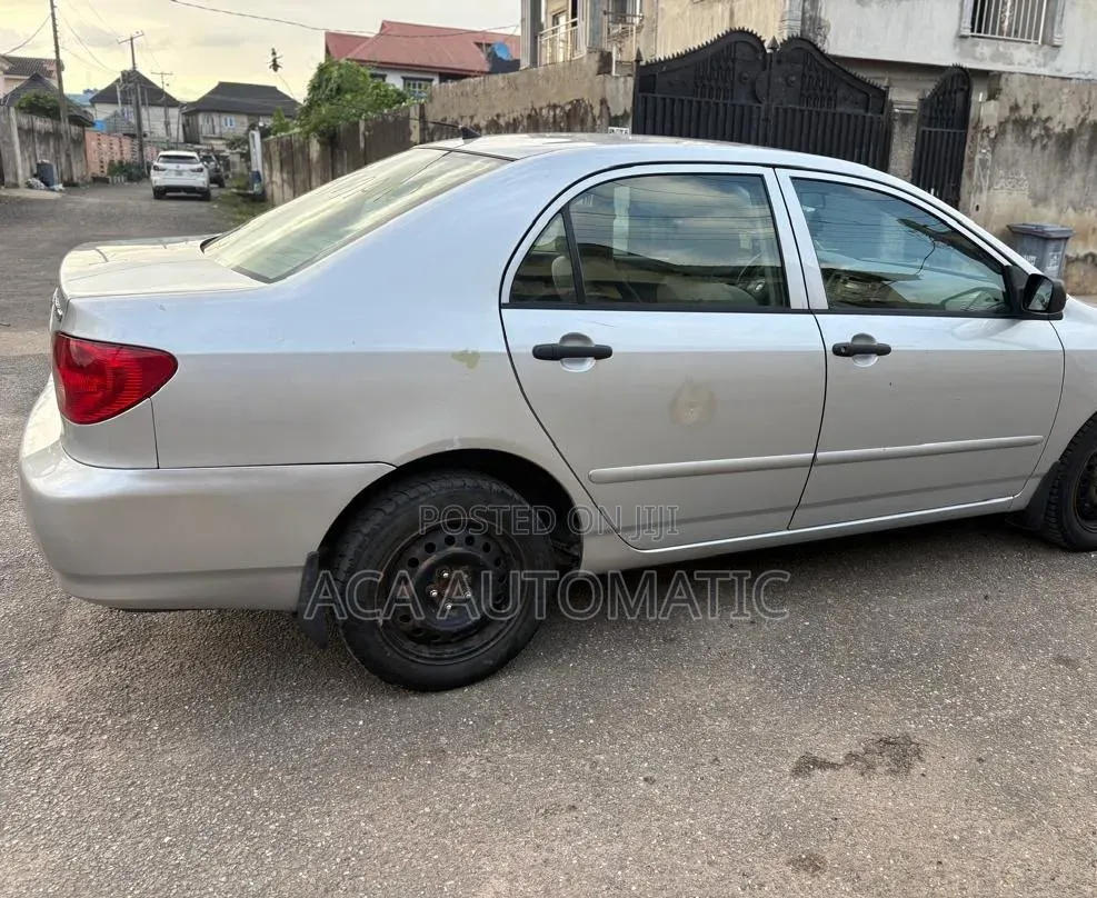 Toyota Corolla LE 2005 Silver