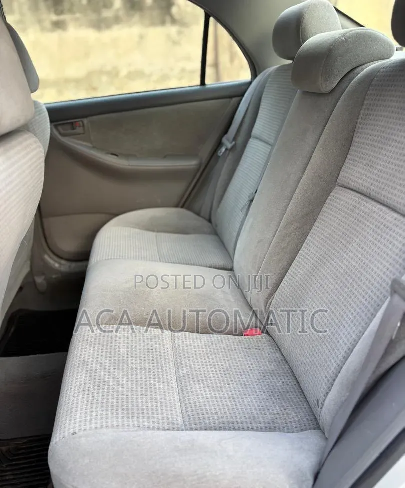Toyota Corolla LE 2005 Silver