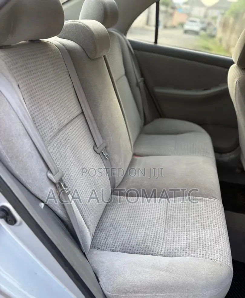 Toyota Corolla LE 2005 Silver