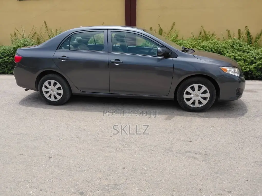 Toyota Corolla 2010 Gray