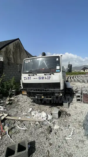 Low Bed Truck