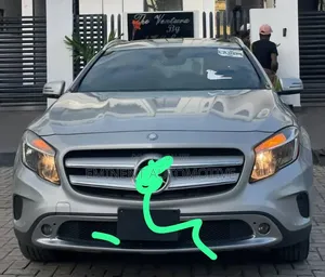 Mercedes-Benz GLA 250 2016 Silver