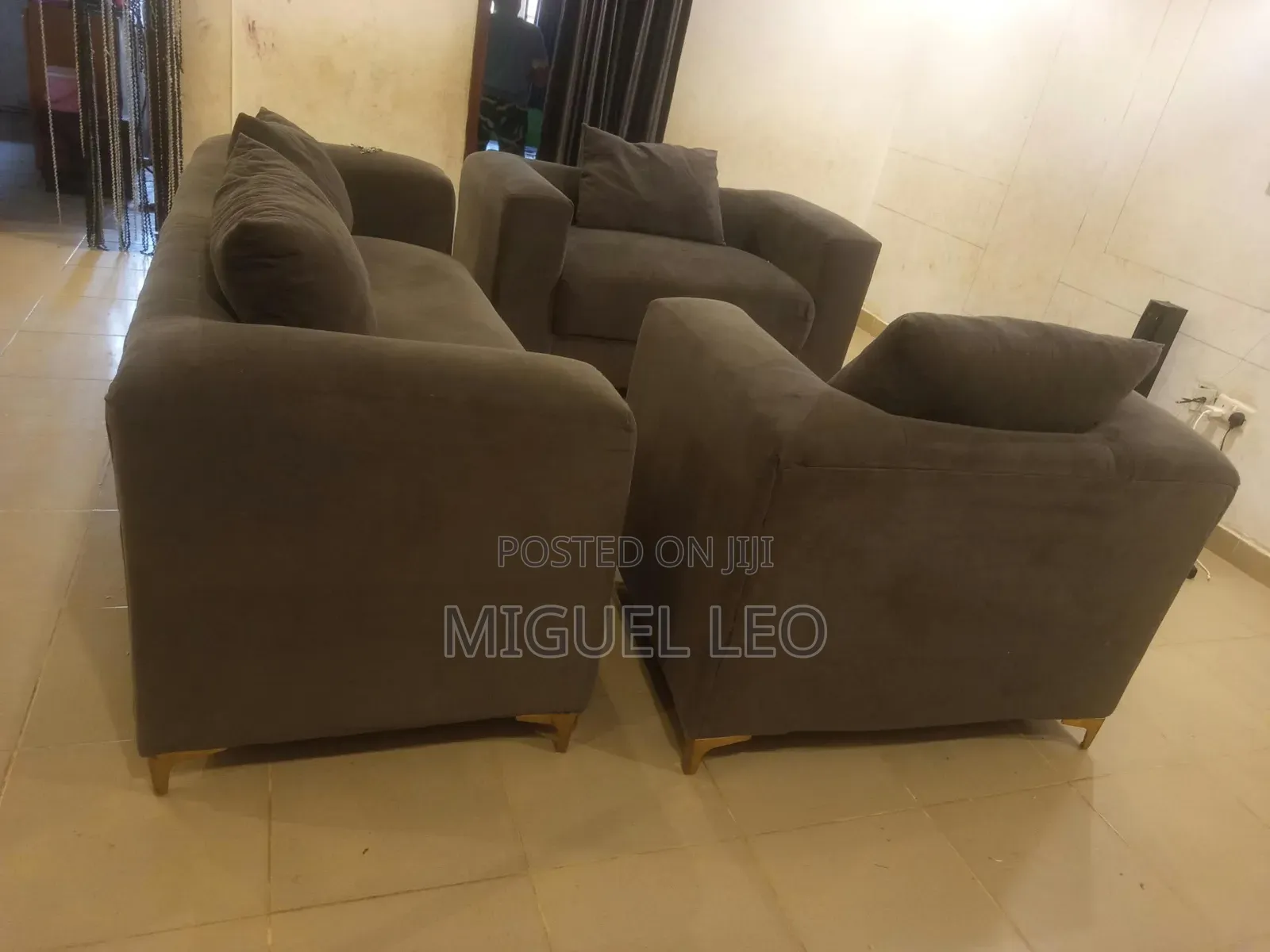 Neatly Used Sofa Chairs