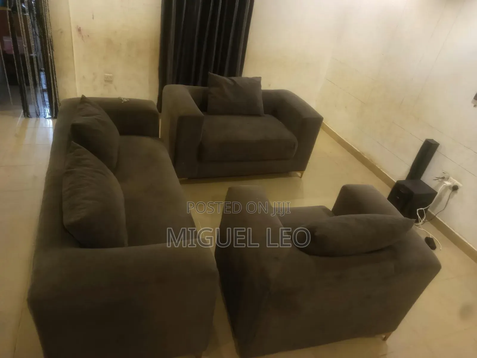 Neatly Used Sofa Chairs