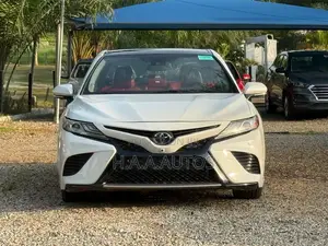 Toyota Camry XSE V6 FWD (3.5L 6cyl 8AM) 2018 White