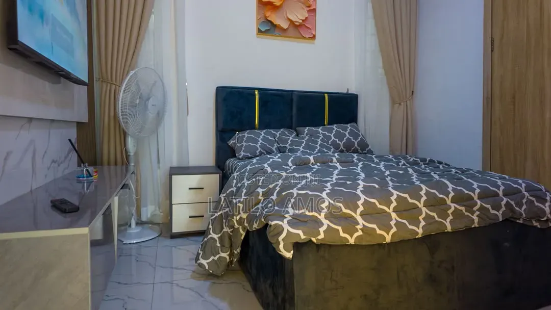 Premium Luxury 5 Bedroom Apartment Featuring a PS5, Private Lounge.