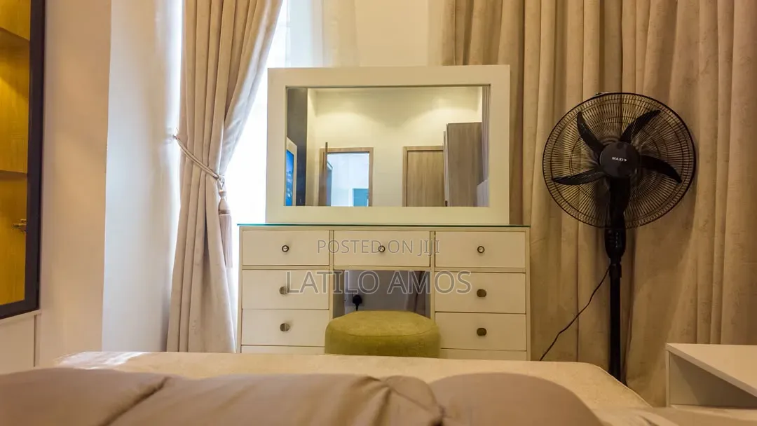 Premium Luxury 5 Bedroom Apartment Featuring a PS5, Private Lounge.