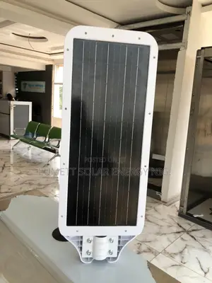 NEWVEW 300W Solar Street Light for Hotels and Resorts