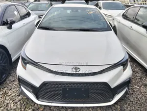 Toyota Corolla SE 2022 White