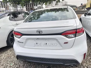 Toyota Corolla SE 2022 White