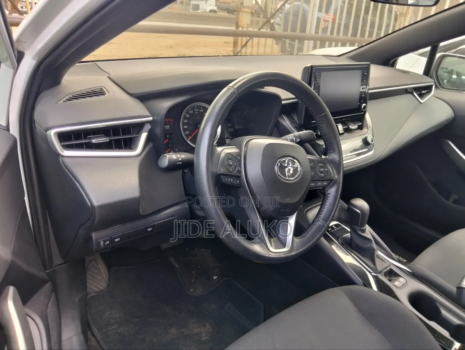 Toyota Corolla SE 2022 White