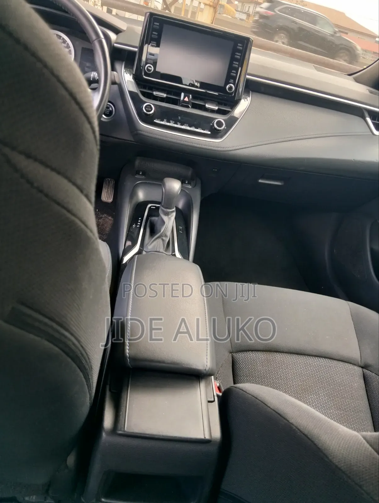 Toyota Corolla SE 2022 White