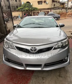 Toyota Camry 2014 Silver