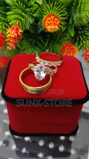 Gold Replica Wedding Ring Set