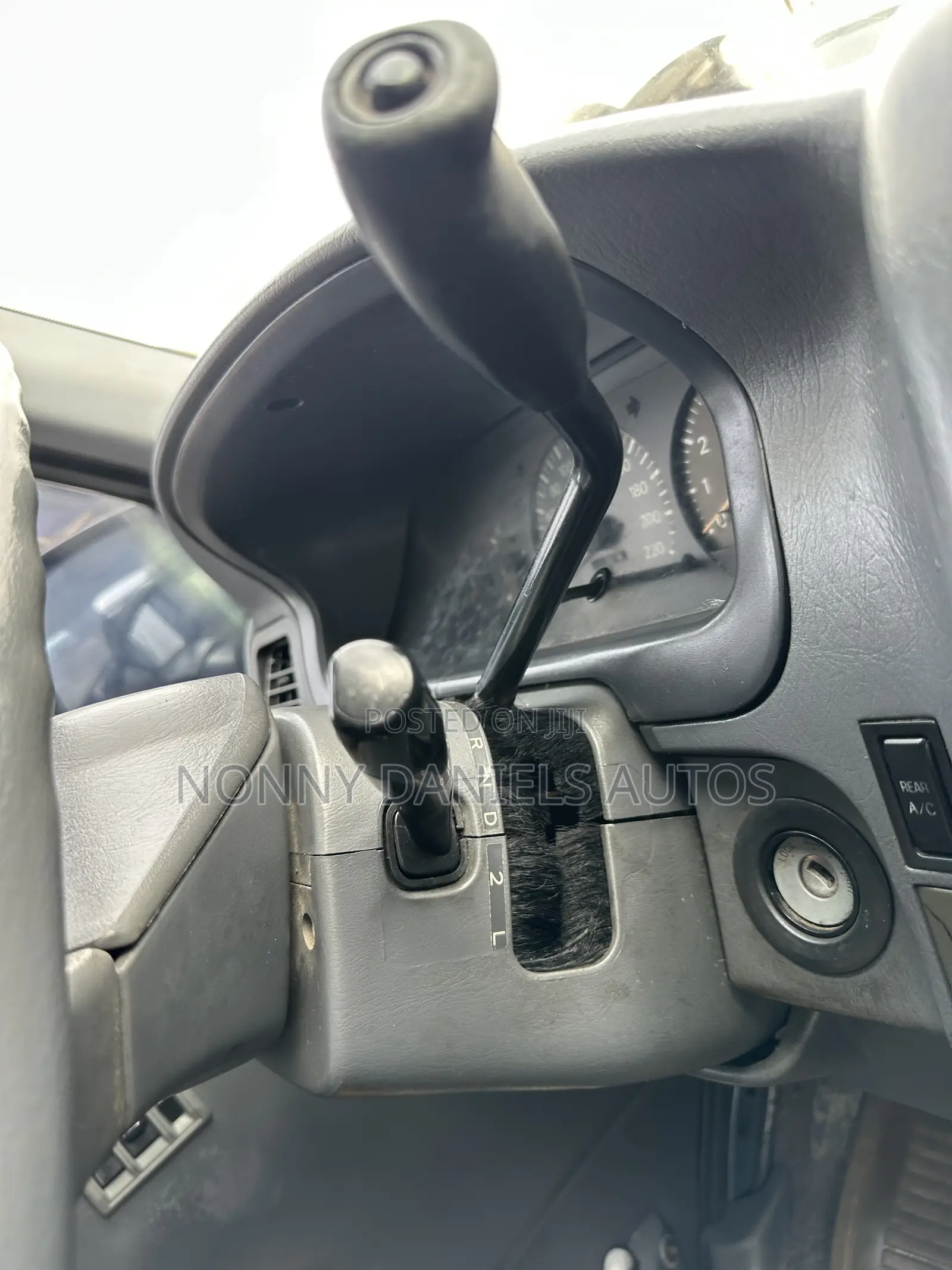 Toyota HiAce 2006 Beige