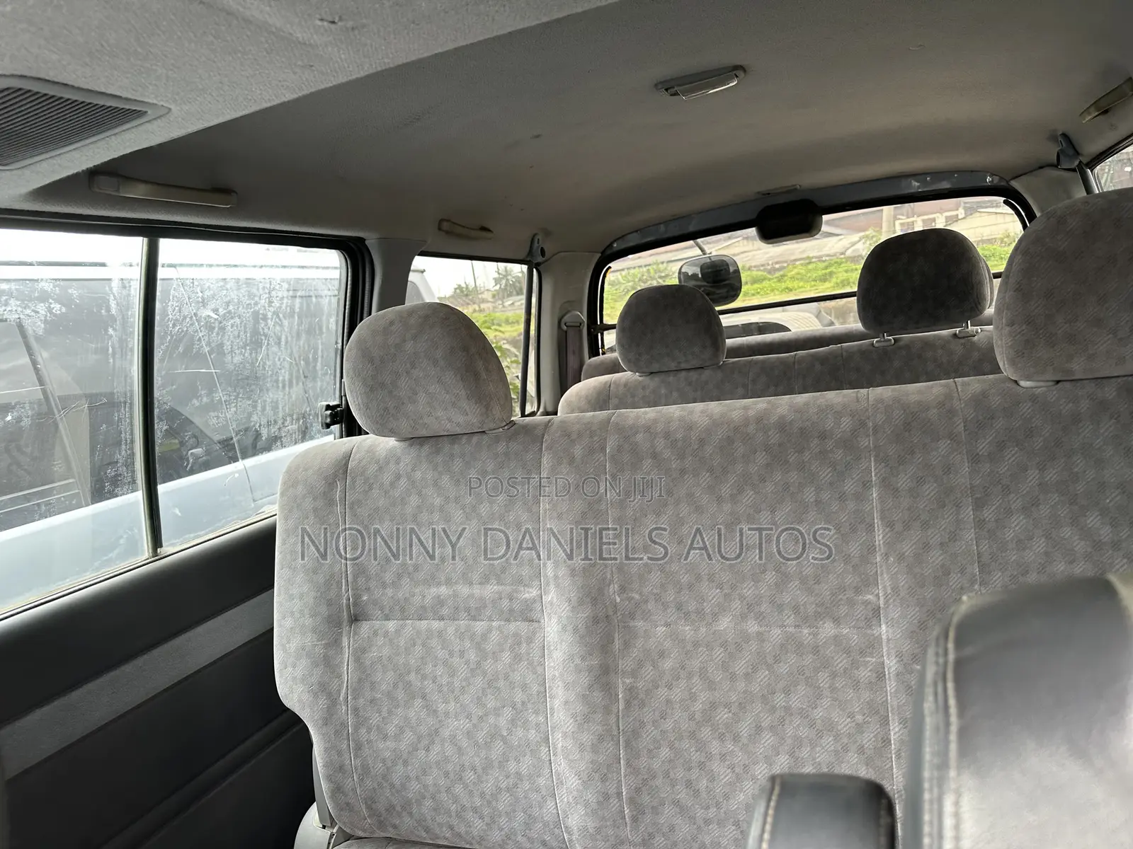 Toyota HiAce 2006 Beige